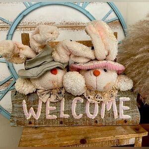 EASTER BUNNIES BOY & GIRL WELCOME WALL HANGING BUNNY RABBIT SIGN NEW!